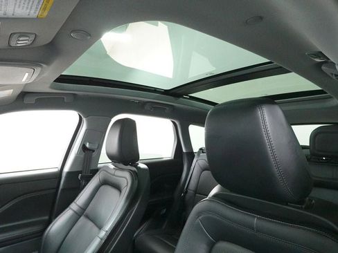 Used 2022 Lincoln Corsair AWD w/ Premium Package image 23