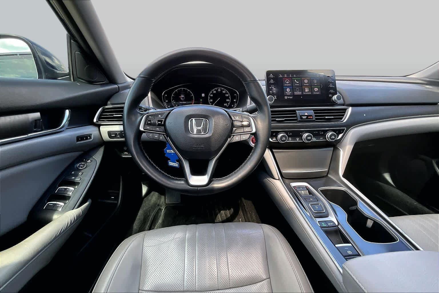 Used 2018 Honda Accord Touring image 6