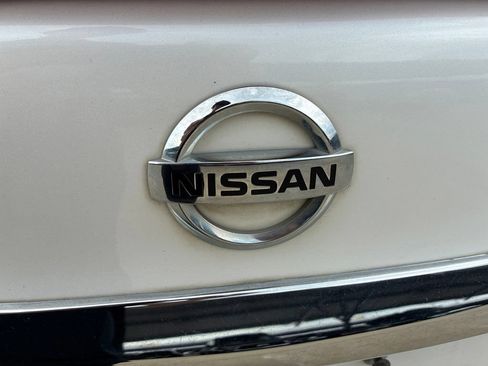 Used 2019 Nissan Sentra SR FWD image 16