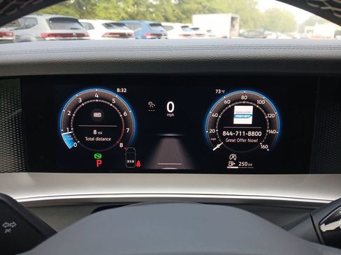 New 2025 Volkswagen Tiguan SE image 15