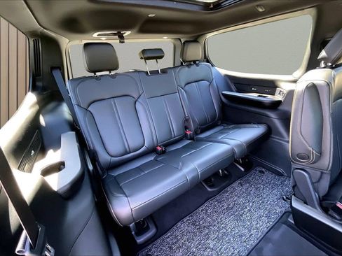New 2026 Jeep Grand Wagoneer 4WD image 26