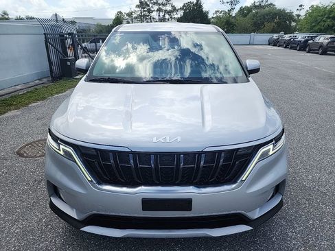 Used 2022 Kia Carnival LX image 2