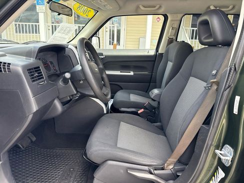 Used 2008 Jeep Patriot Sport FWD image 27