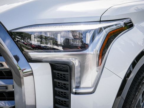 Used 2026 Toyota Tundra Platinum AWD/4WD image 6