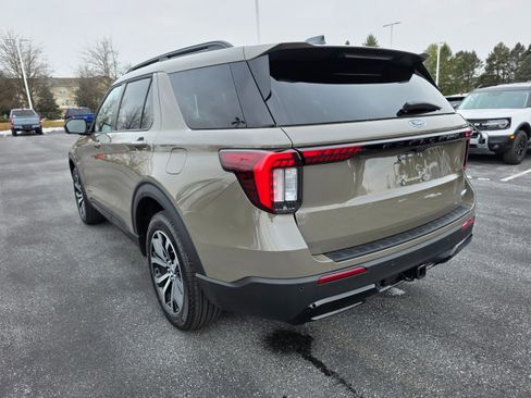 New 2026 Ford Explorer ST-Line image 3