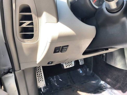 Used 2005 Nissan 350Z Touring RWD image 15