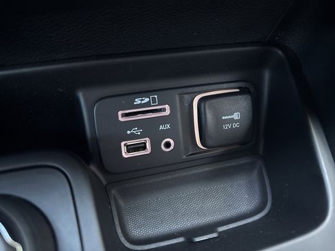 Used 2016 Jeep Cherokee Sport image 56