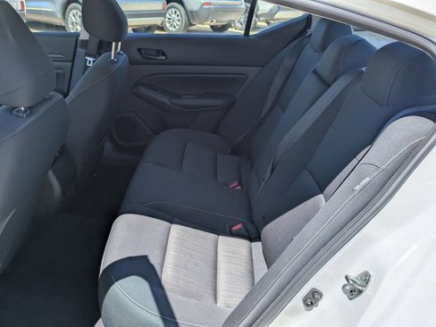 Used 2025 Nissan Altima 2.5 SV FWD image 10
