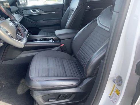 Used 2025 Ford Explorer ST-Line image 9