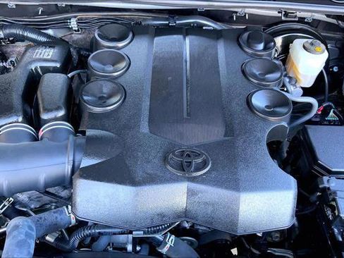 Certified 2022 Toyota 4Runner SR5 Premium image 31