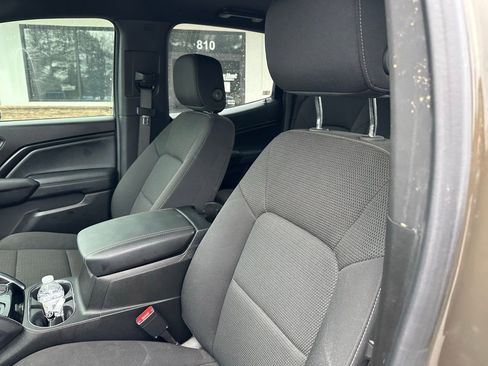 Used 2025 GMC Canyon Elevation image 3