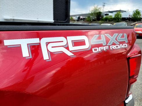 Used 2017 Toyota Tacoma TRD Off-Road image 13