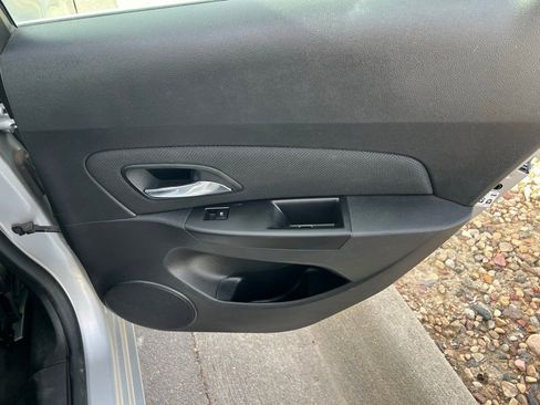 Used 2016 Chevrolet Cruze LT image 20