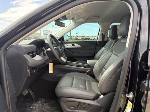New 2026 Ford Explorer Active w/ Active Comfort Package AWD/4WD image 2