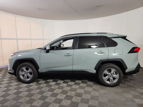 Used 2022 Toyota RAV4 XLE image 4