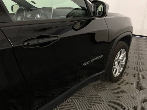 Used 2026 Jeep Compass Latitude AWD/4WD image 9