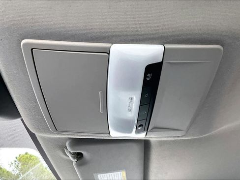 Used 2024 Nissan Sentra S image 32