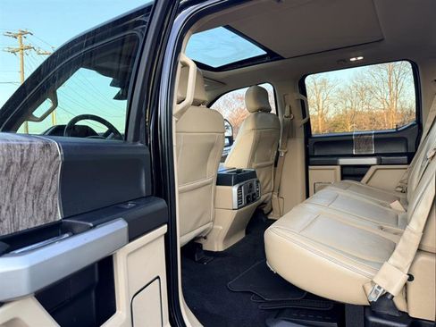 Used 2017 Ford F250 Lariat w/ Lariat Ultimate Package AWD/4WD image 22