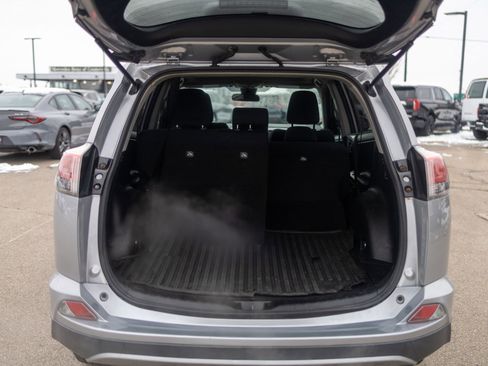 Used 2018 Toyota RAV4 XLE image 14