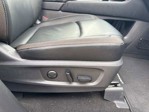 Used 2023 Nissan Pathfinder SL w/ SL Premium Package image 19