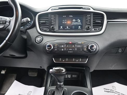 Used 2017 Kia Sorento FWD w/ LX Convenience Package image 22
