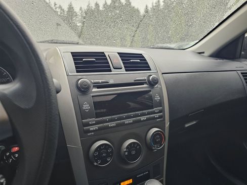 Used 2011 Toyota Corolla S FWD image 28