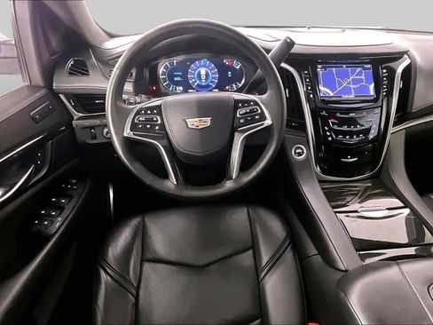 Used 2020 Cadillac Escalade Platinum RWD image 6