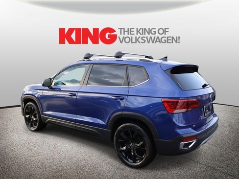 Certified 2022 Volkswagen Taos SE image 6