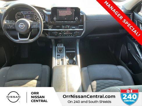 Used 2022 Nissan Pathfinder SV image 15