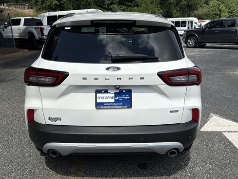 Used 2024 Ford Escape SE image 6