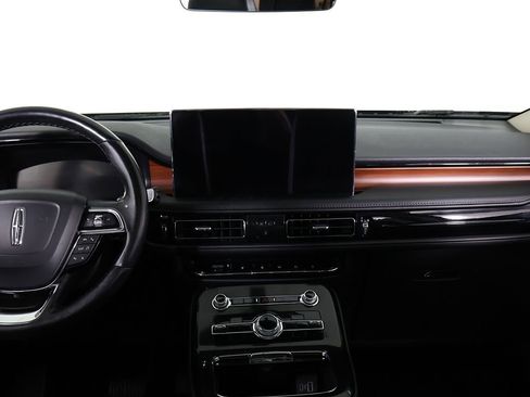 Used 2022 Lincoln Nautilus Reserve AWD/4WD image 40
