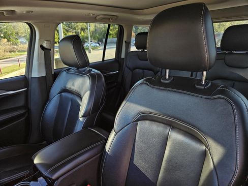 Used 2022 Jeep Grand Cherokee Limited image 12