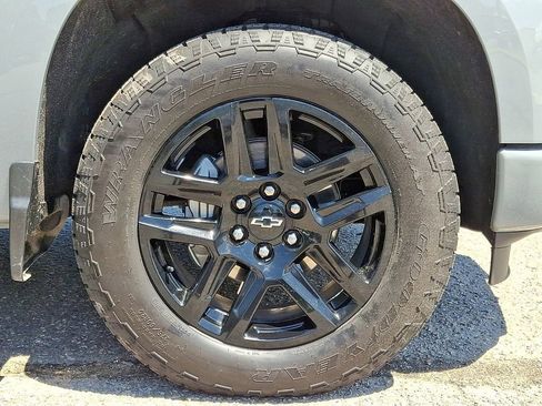 Certified 2025 Chevrolet Silverado 1500 RST AWD/4WD image 9