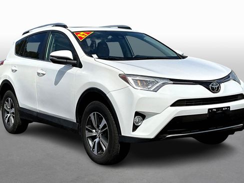 Used 2017 Toyota RAV4 XLE image 9