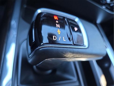 Used 2024 GMC Sierra 1500 SLT image 17