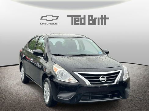 Used 2016 Nissan Versa SV FWD image 3