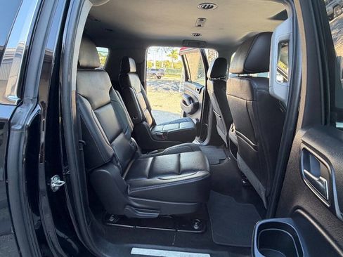 Used 2018 Chevrolet Suburban LT image 12