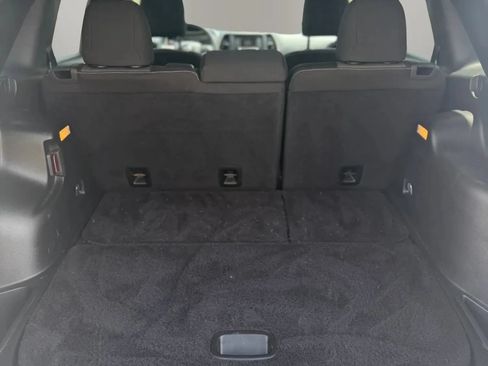 Used 2018 Jeep Cherokee Latitude FWD image 19
