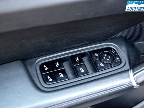 Used 2019 Porsche Cayenne S image 11