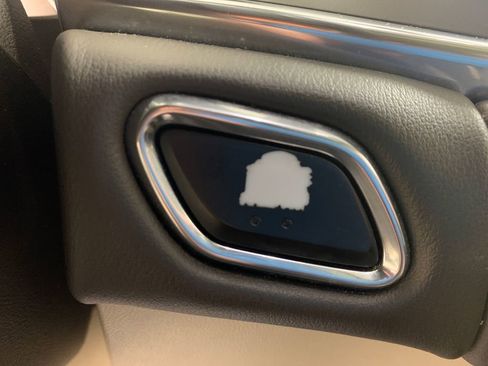 Used 2019 Buick LaCrosse Essence w/ Sun and Shade Package image 15