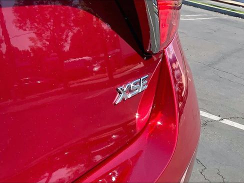 Used 2017 Toyota Camry XSE FWD image 8