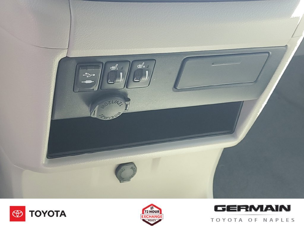 Used 2017 Toyota Sienna XLE w/ XLE Navigation Package FWD image 34