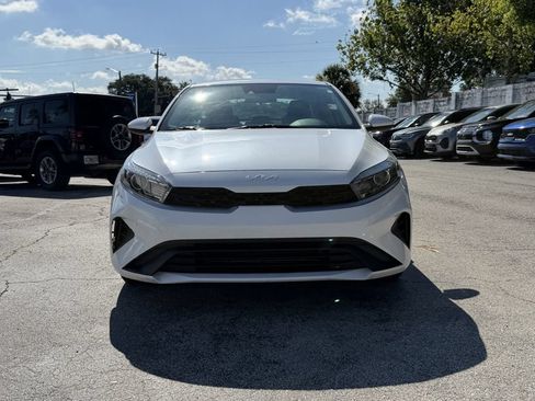 Certified 2023 Kia Forte LXS FWD image 3