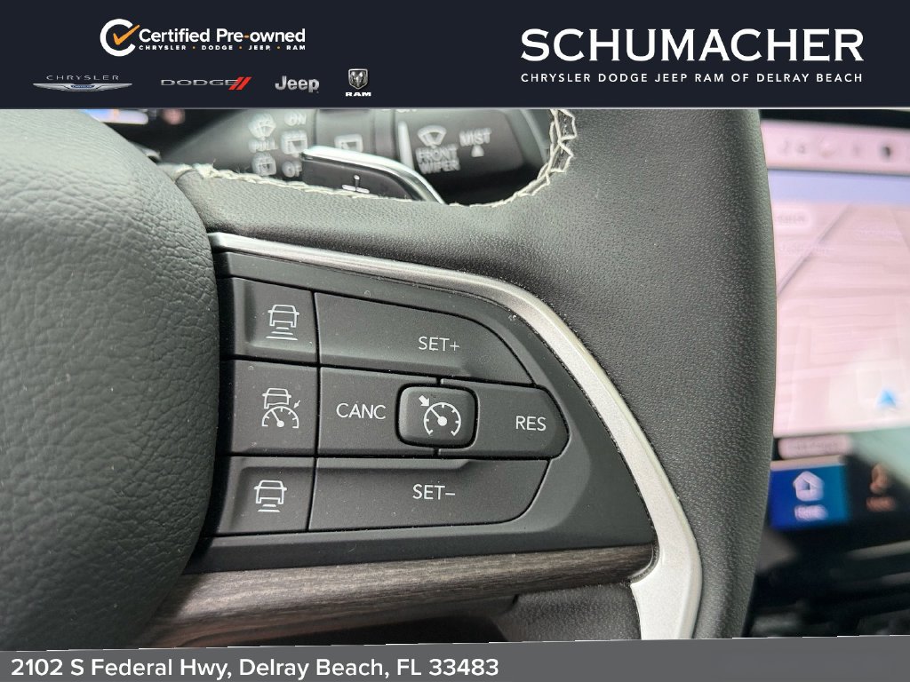 Used 2025 Jeep Grand Cherokee Limited w/ Black Appearance Package AWD/4WD image 21
