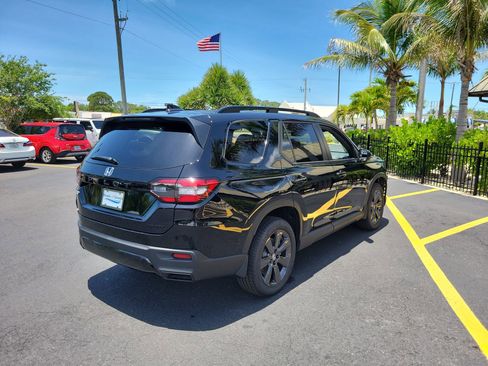 New 2026 Honda Pilot Sport image 6