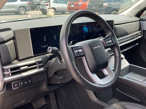 Used 2025 Hyundai Santa Fe SEL AWD/4WD image 8