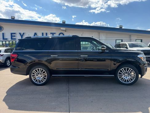 Used 2024 Ford Expedition Max Limited AWD/4WD image 9