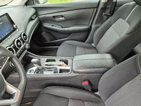 Used 2024 Nissan Sentra SV FWD image 15