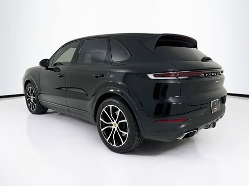 Certified 2024 Porsche Cayenne AWD/4WD image 3