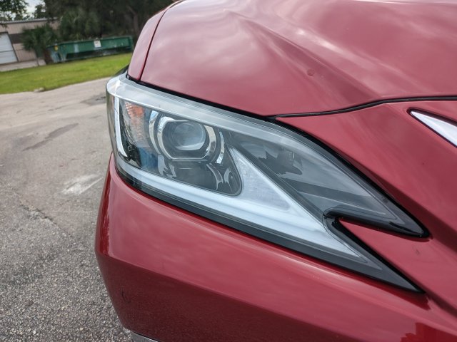 Used 2025 Lexus ES 350 w/ Premium Package FWD image 10